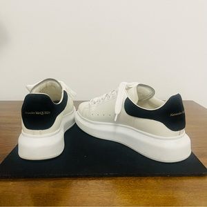ALEXANDER McQUEEN Oversized White/Black Sneakers
